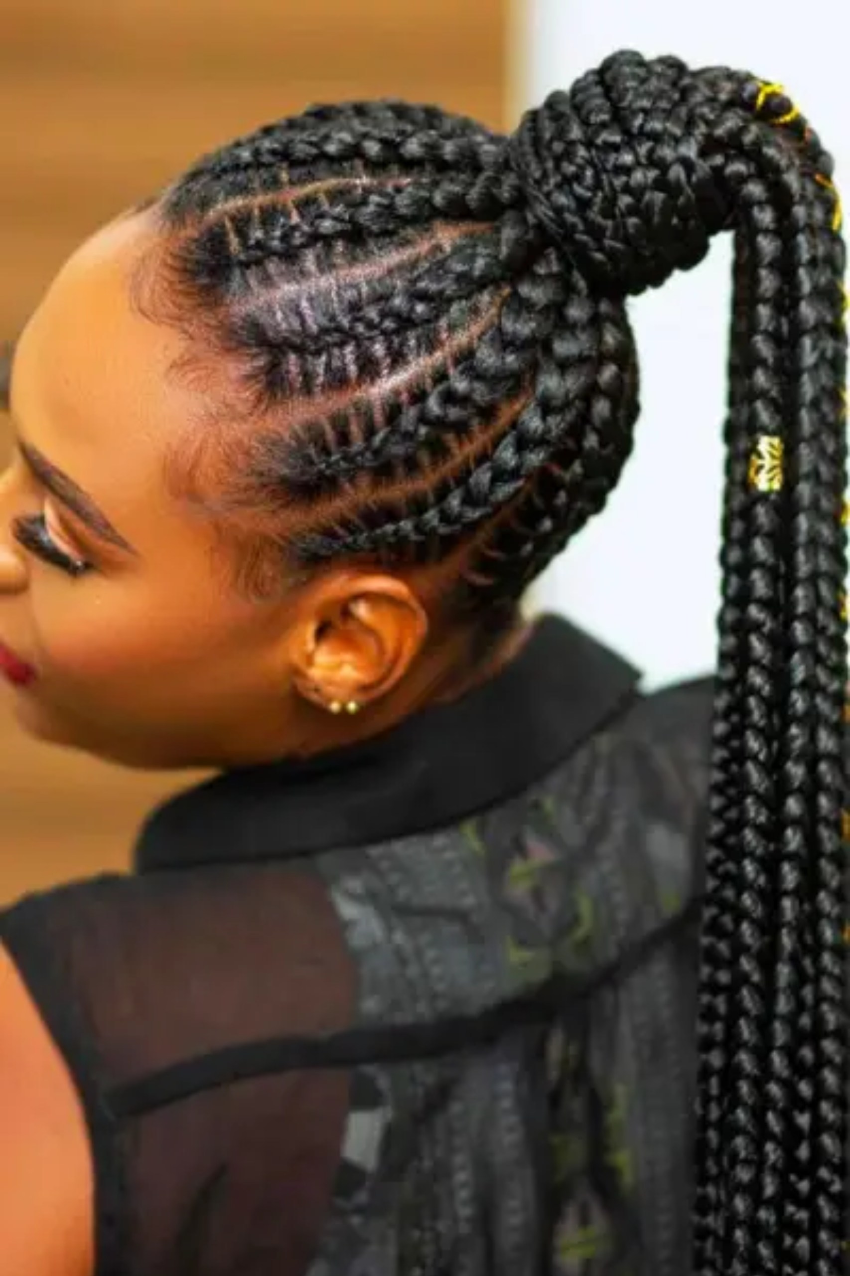 Woman with Trendy Outdoor Braiding Hairstyle Modern hair braiding techniques